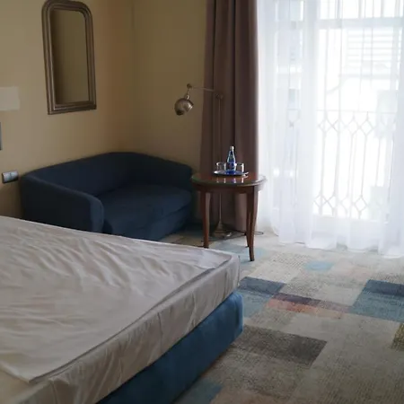 Rejs 4* אוסטקה