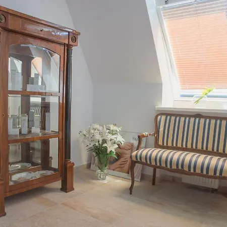 Rejs 4* אוסטקה